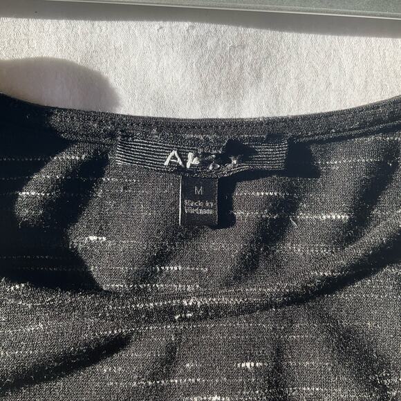 Women’s Sleeveless Crew Neck Knee-length Dress size M, Black - Picture 7 of 9